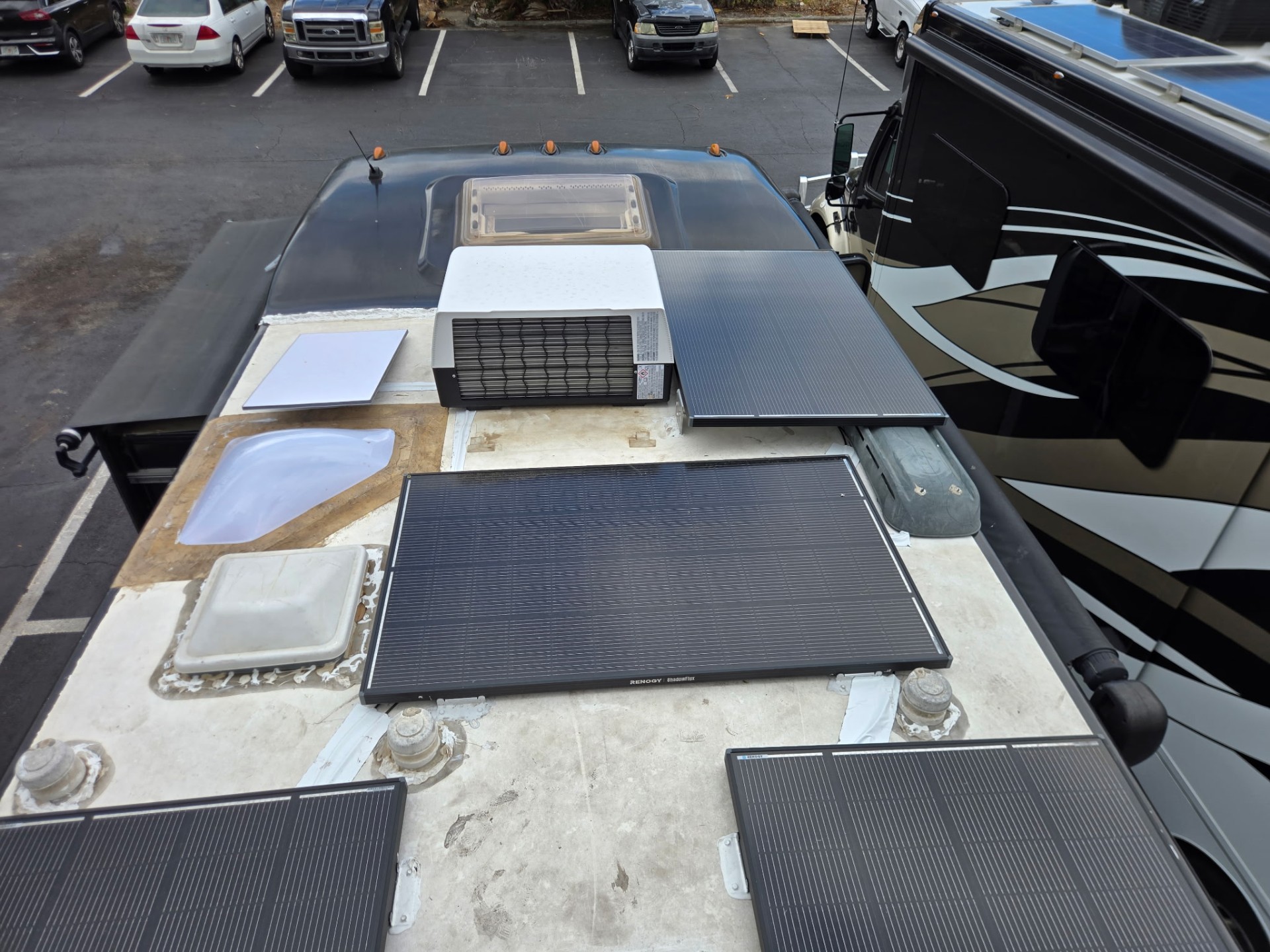Renogy ShadowFlux panels — Class B van
