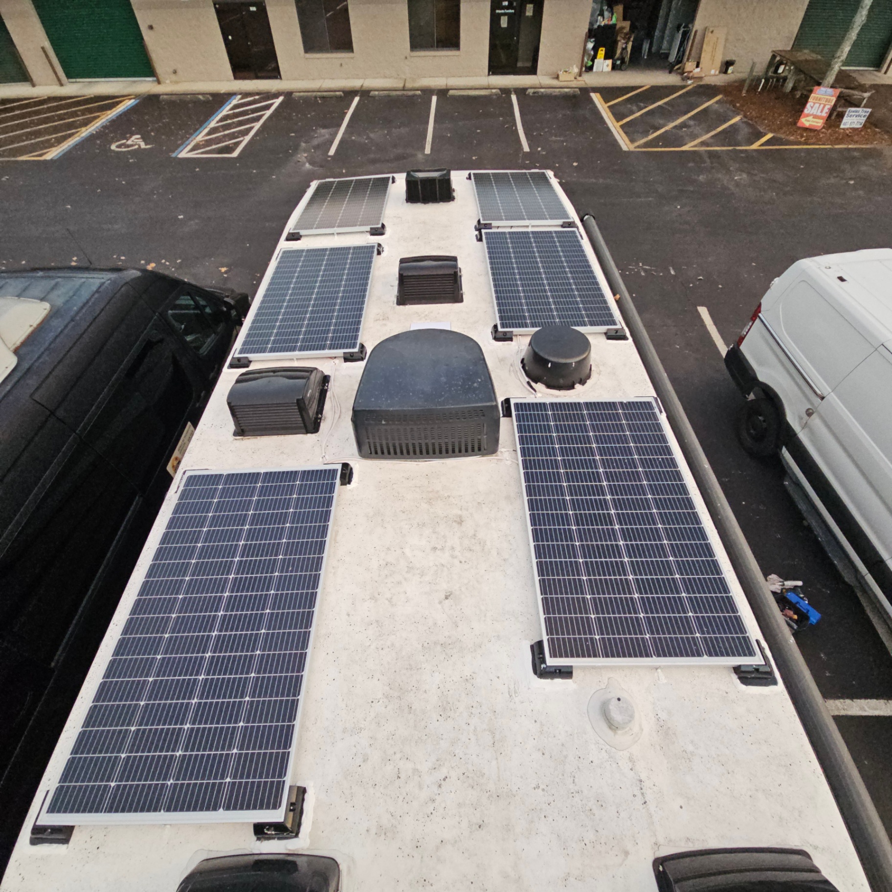 Six-panel roof layout with balanced spacing